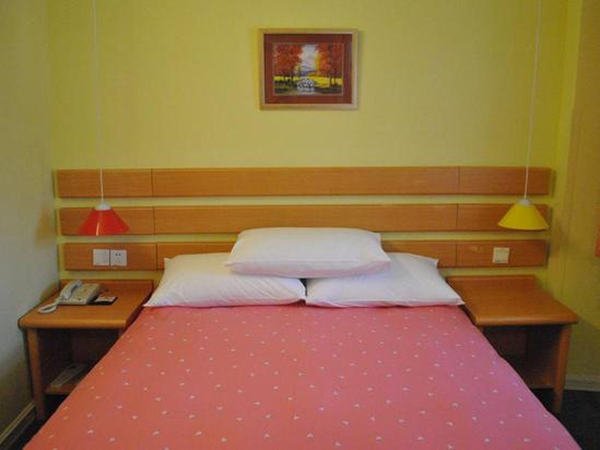 Home Inn Shanghai Railway Station North Square Xangai Exterior foto